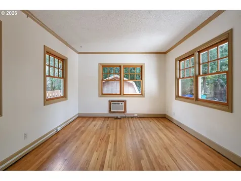 1516 N Winchell Street Portland OR 97217