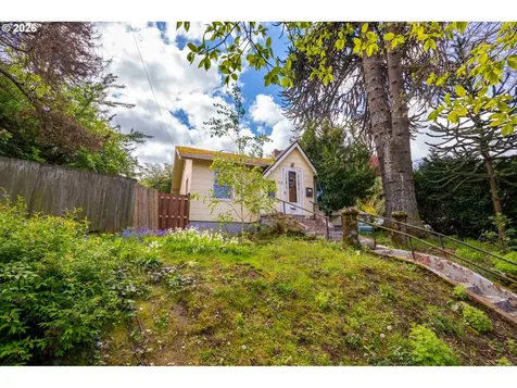 1516 N Winchell Street Portland OR 97217