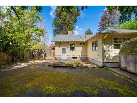 1516 N Winchell Street Portland OR 97217