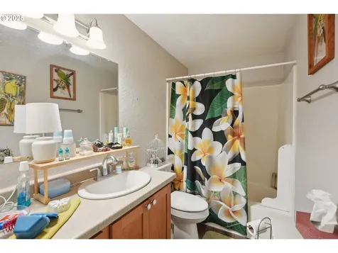 1700 NE 231st Court Wood Village OR 97060