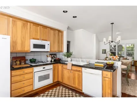 884 NE 73rd Avenue Hillsboro OR 97124