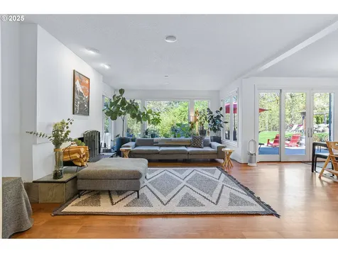 9297 NW Fullner Court Portland OR 97229