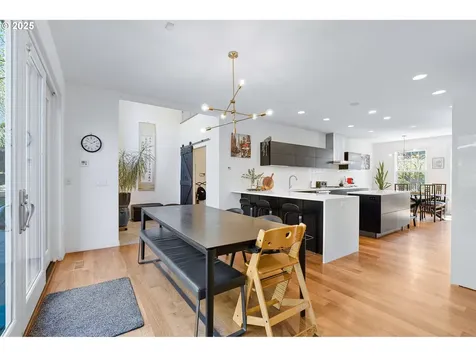9297 NW Fullner Court Portland OR 97229