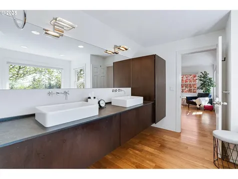 9297 NW Fullner Court Portland OR 97229