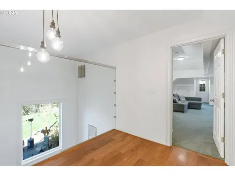 9297 NW Fullner Court Portland OR 97229