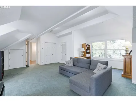 9297 NW Fullner Court Portland OR 97229