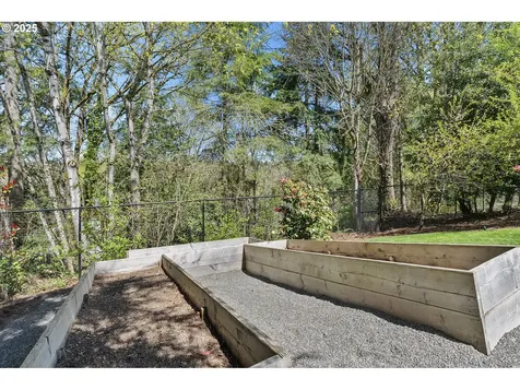 9297 NW Fullner Court Portland OR 97229