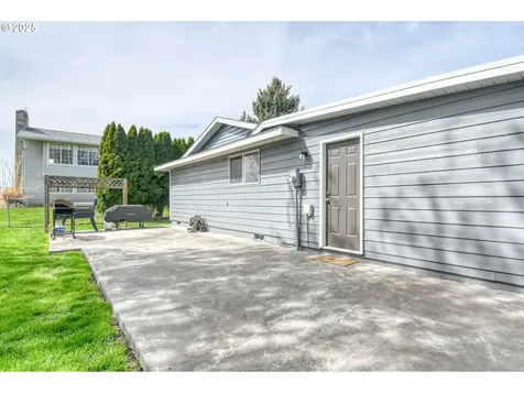 342 W Garfield Street Athena OR 97813