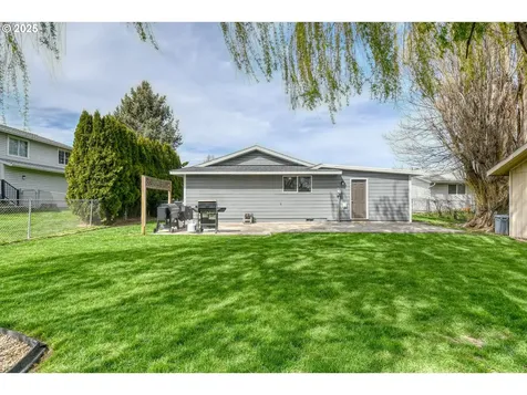 342 W Garfield Street Athena OR 97813