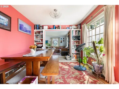 915 SE 53rd Avenue Portland OR 97215