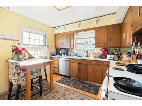 915 SE 53rd Avenue Portland OR 97215