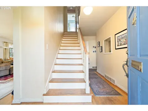 915 SE 53rd Avenue Portland OR 97215