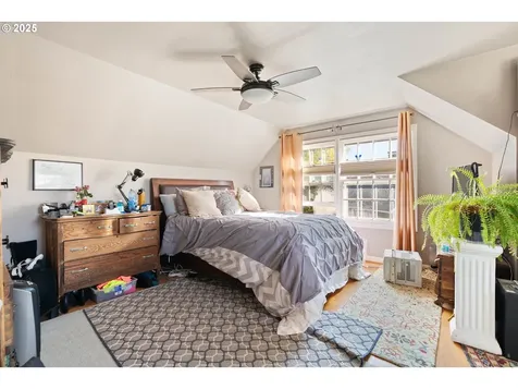 915 SE 53rd Avenue Portland OR 97215