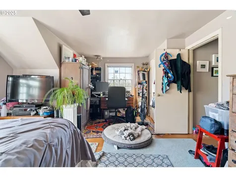 915 SE 53rd Avenue Portland OR 97215