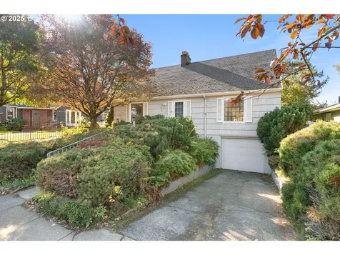 915 SE 53rd Avenue Portland OR 97215