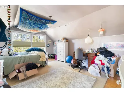 915 SE 53rd Avenue Portland OR 97215