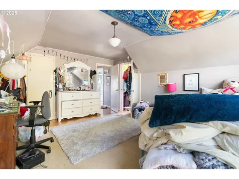 915 SE 53rd Avenue Portland OR 97215