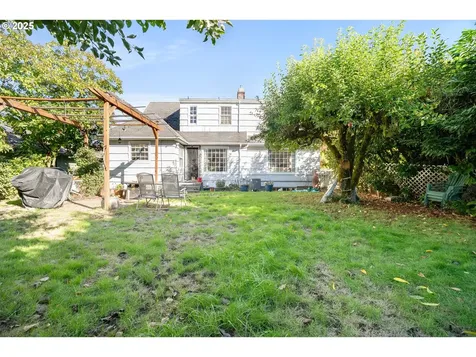 915 SE 53rd Avenue Portland OR 97215
