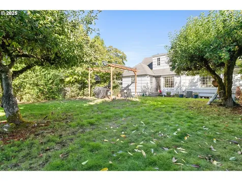 915 SE 53rd Avenue Portland OR 97215