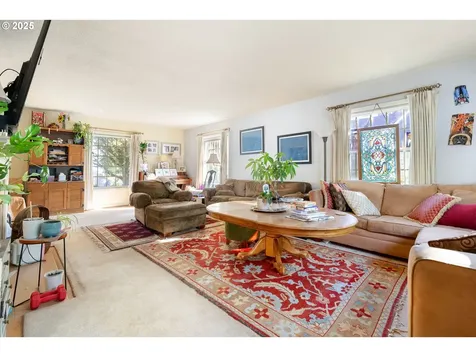 915 SE 53rd Avenue Portland OR 97215