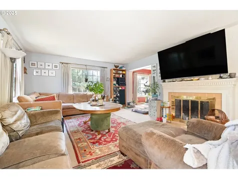 915 SE 53rd Avenue Portland OR 97215