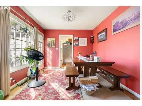 915 SE 53rd Avenue Portland OR 97215
