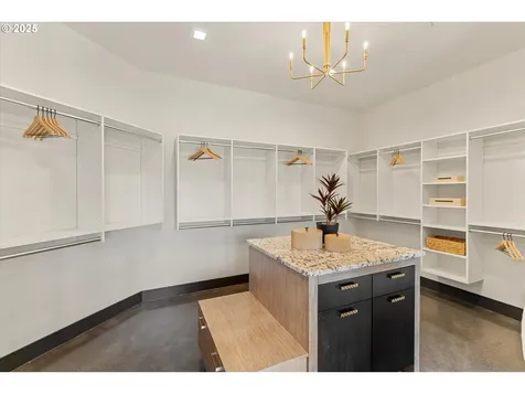 5652 SE Mcinnis Street Hillsboro OR 97123