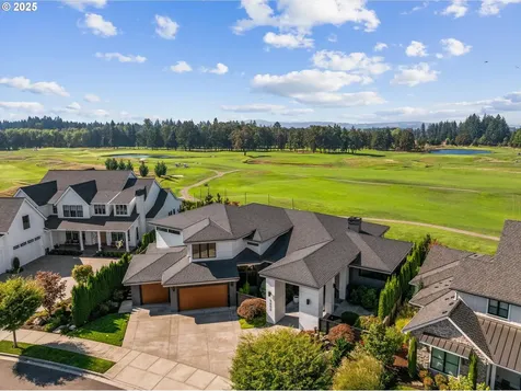 5652 SE Mcinnis Street Hillsboro OR 97123