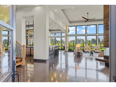 5652 SE Mcinnis Street Hillsboro OR 97123