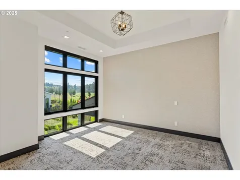 5652 SE Mcinnis Street Hillsboro OR 97123