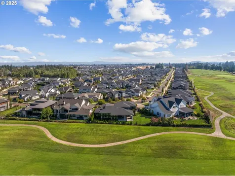 5652 SE Mcinnis Street Hillsboro OR 97123