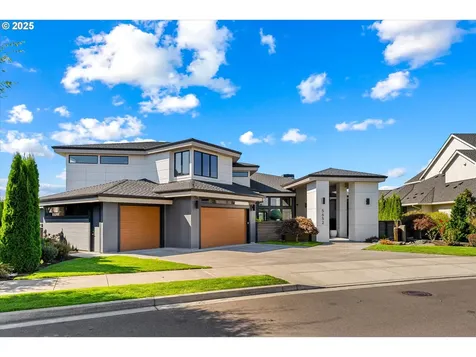 5652 SE Mcinnis Street Hillsboro OR 97123