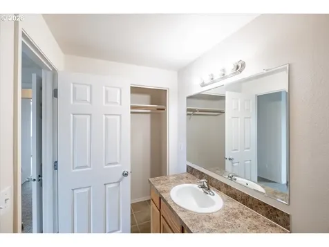 1525 Park Avenue NE Salem OR 97301