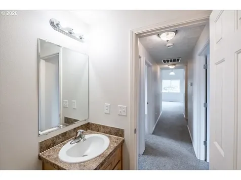 1525 Park Avenue NE Salem OR 97301