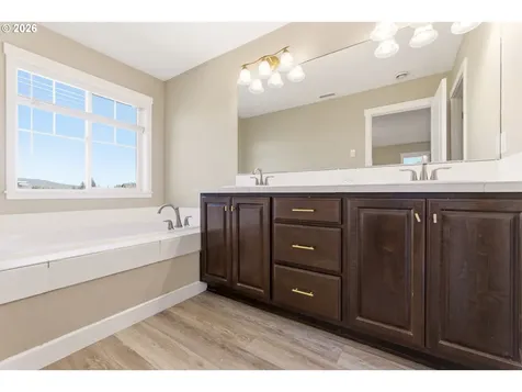 9600 NE 163rd Court Vancouver WA 98682