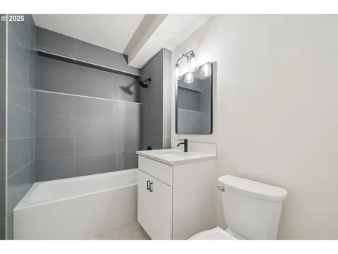 17253 SW Rivendell Drive Portland OR 97224
