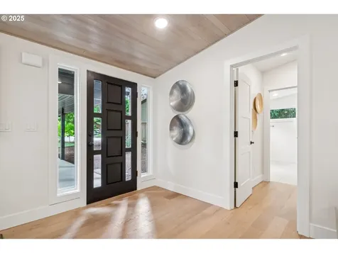 17253 SW Rivendell Drive Portland OR 97224