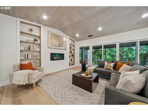 17253 SW Rivendell Drive Portland OR 97224