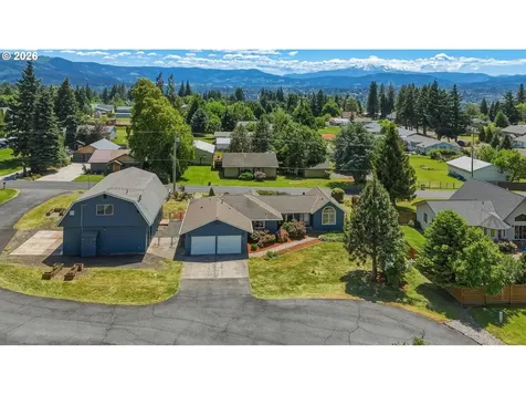 1114 Neal Road White Salmon WA 98672