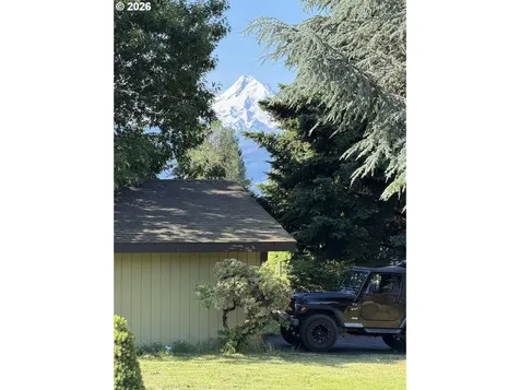 1114 Neal Road White Salmon WA 98672