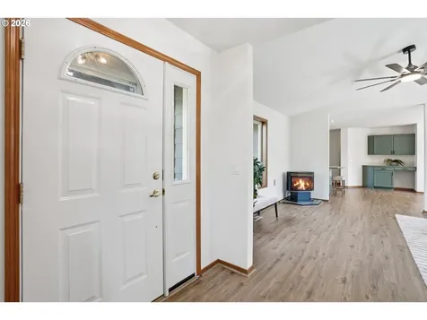 1114 Neal Road White Salmon WA 98672