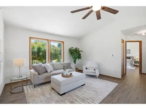 1114 Neal Road White Salmon WA 98672