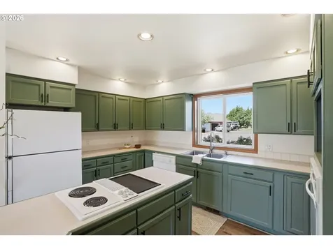 1114 Neal Road White Salmon WA 98672