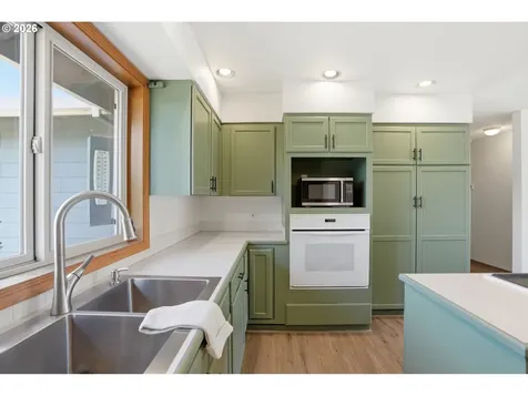 1114 Neal Road White Salmon WA 98672