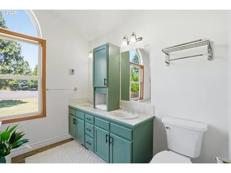 1114 Neal Road White Salmon WA 98672