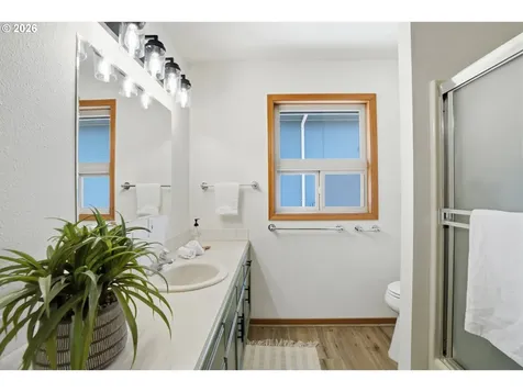 1114 Neal Road White Salmon WA 98672