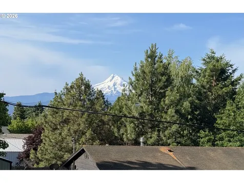 1114 Neal Road White Salmon WA 98672
