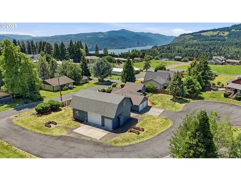 1114 Neal Road White Salmon WA 98672