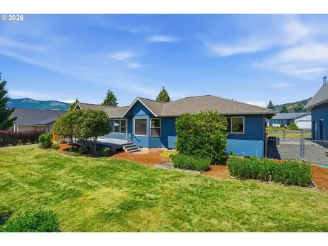 1114 Neal Road White Salmon WA 98672