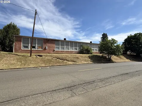 537 NE Locust Street Oakland OR 97462